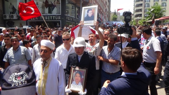 Şehit Özel Harekat Komiser Yardımcısı Gülşah Güler, son yolculuğuna uğurlandı