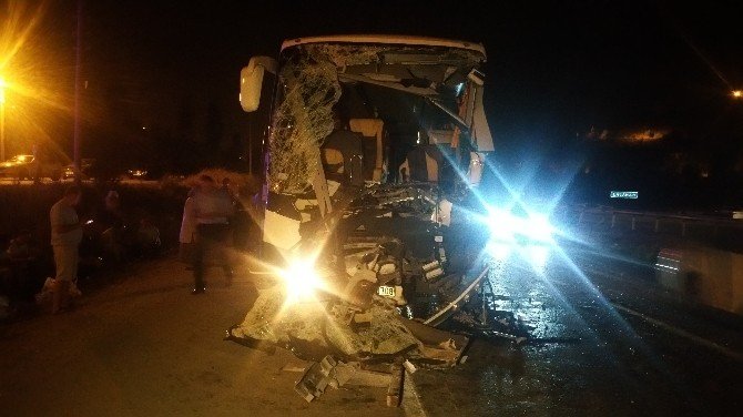Başkent’te otobüs kazası: 1 ölü, 14 yaralı