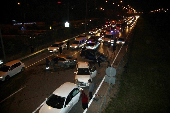 Antalya’da zincirleme trafik kazası: 3 yaralı