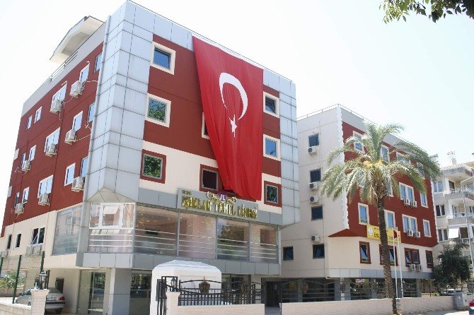 İsminden dolayı kapatılan okul yeniden açıldı