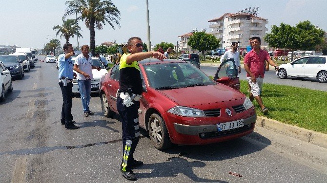 Antalya’da zincirleme kaza: 2 yaralı