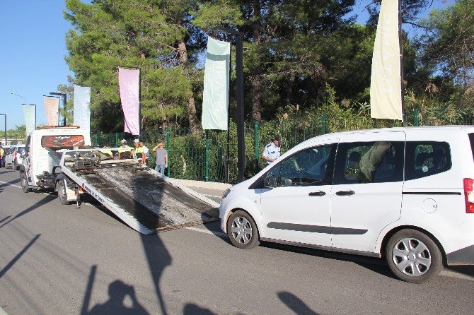 Antalya’da taksicilerin kontak kapatma eylemi