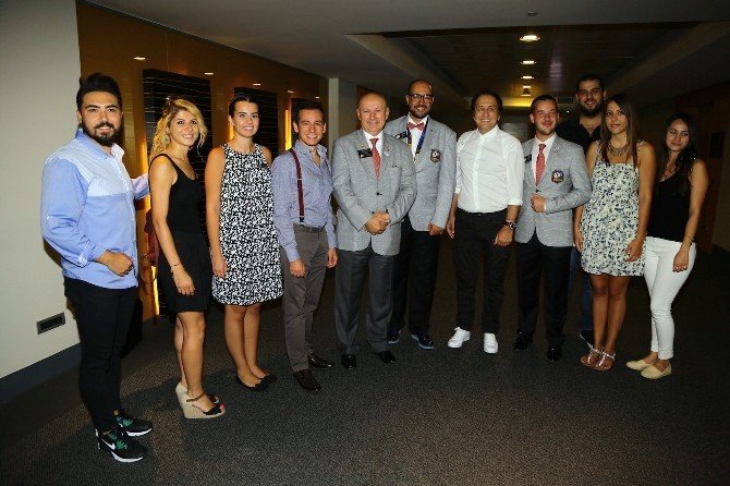 Arka Sokaklar’ın Hüsnü Çoban’ından komedyenleri aratmayan espriler