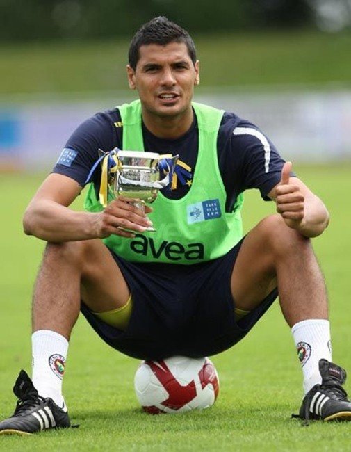 Önder Turacı bıçaklandı