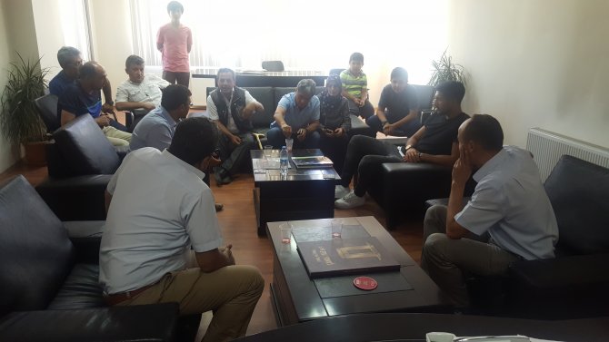 Liverpool'un yıldızı Emre Can memleketi Hocalar’da hasret giderdi