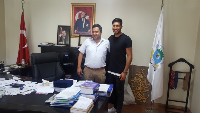 Liverpool'un yıldızı Emre Can memleketi Hocalar’da hasret giderdi