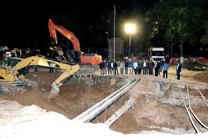 Atatürk anıtı kavşağında kazı çalışmaları tamamlandı