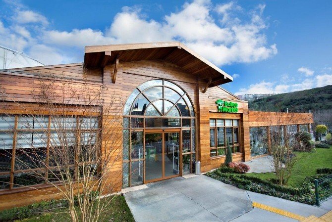 Türkiye’nin en büyük ‘Bahçe Market’i Alibeyköy’de