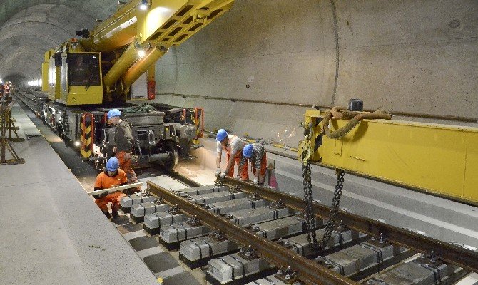 Dünyanın En Uzun Tüneli Açıldı