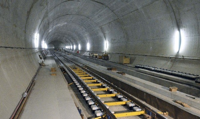Dünyanın En Uzun Tüneli Açıldı