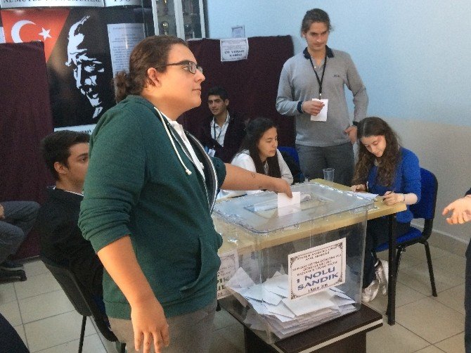 AYAL Akademi de başkanlık seçimi