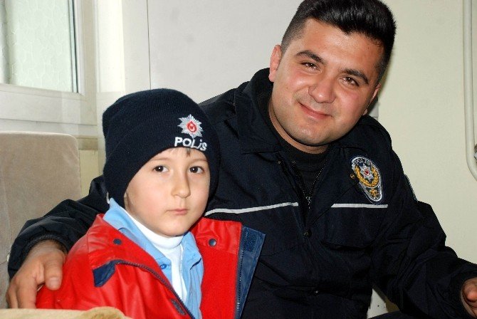 Aydınlı miniklerden çevik kuvvet polisine taziye ziyareti