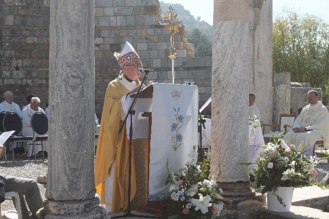 Hristiyanların bayramı Meryem Ana Kilisesi’nde kutlandı