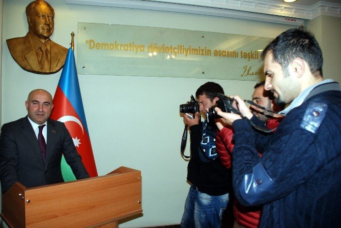 Azerbaycan Kars Başkonsolosluğu bağımsızlığın 25. yılını kutladı