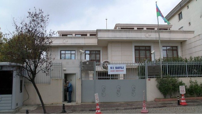 Azerbaycan Başkonsolosluğu’nda referandum heyecanı
