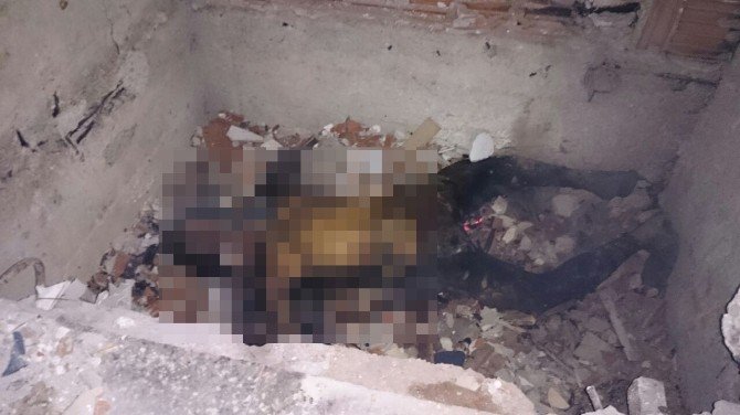 Bağcılar’da metruk binada yanmış erkek cesedi bulundu