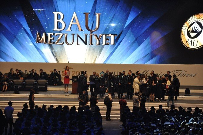 Bahçeşehir Üniversitesinde Mezuniyet Coşkusu