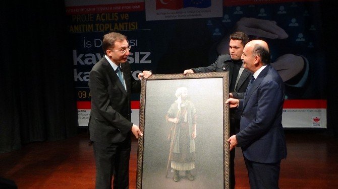 Bakan Müezzinoğlu: "1 puanlık kayıtlı istihdamın devlete katkısı 2 milyar lira"