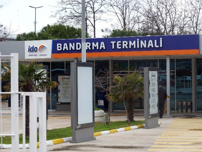 Deniz otobüsü fırtına sebebiyle geri döndü