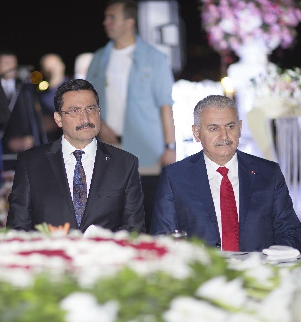 Keçiören Belediye Başkanı Mustafa Ak’ın oğlunun nikah şahidi, Başbakan Yıldırım oldu