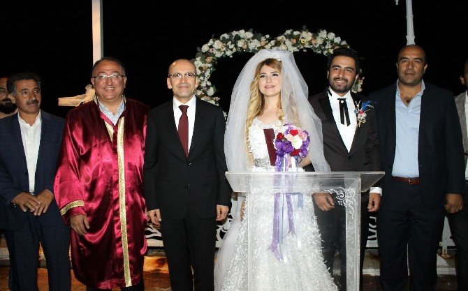 Başbakan Yardımcısı Mehmet Şimşek, yeğeninin düğününe katıldı
