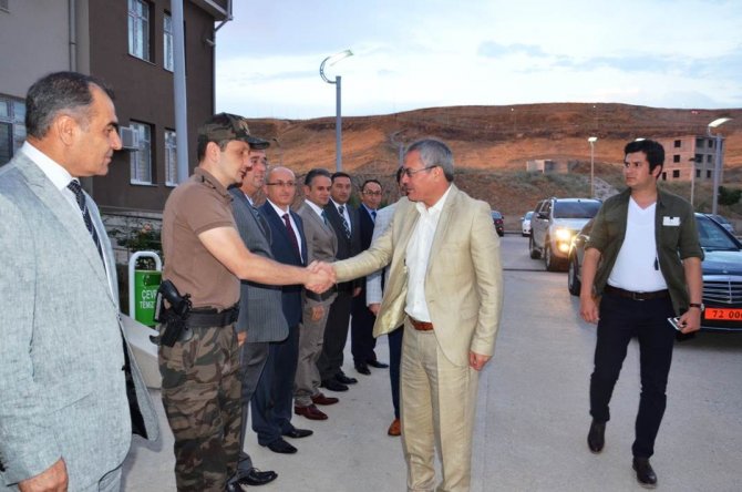Batman Valisi Deniz, Özel Harekat polisleriyle iftarda bir araya geldi