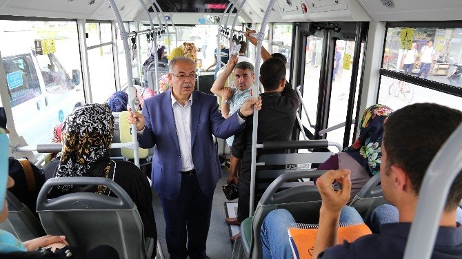 Başkan, Belediye Otobüsüne ‘Yolcu’ Olarak Bindi