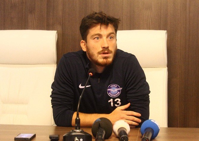 İpekoğlu: "Futbolcu memur zihniyetli olmamalı"