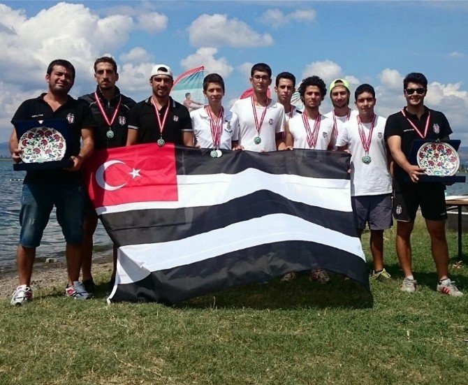 Beşiktaş Kürek Takımı şampiyon oldu
