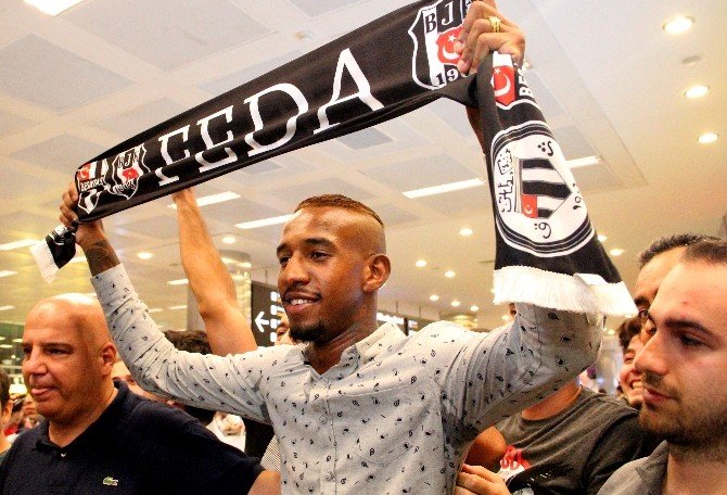 Beşiktaş’ın yeni transferi Talisca İstanbul’da