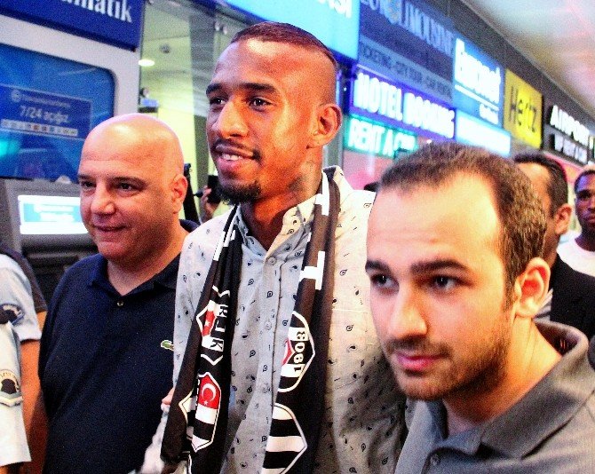 Beşiktaş’ın yeni transferi Talisca İstanbul’da