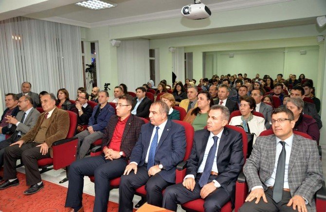 Bilecik’te “Atatürk ve Cumhuriyet” konferansı