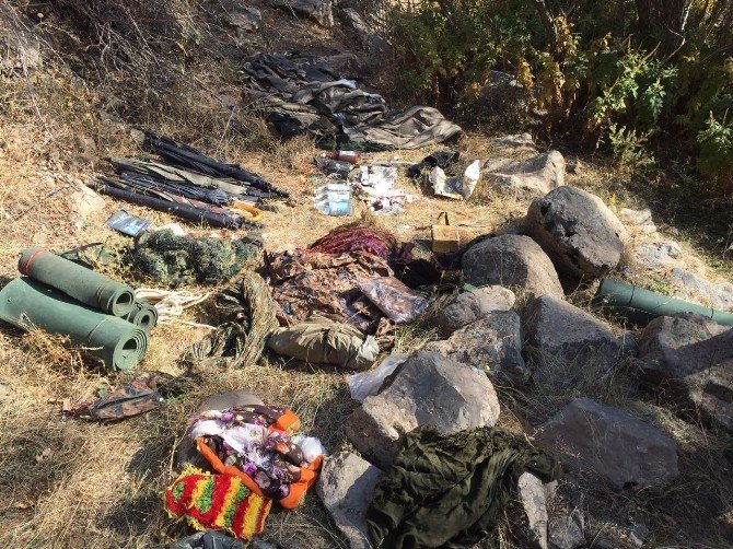 Bingöl’de PKK’ya ait yaşam malzemeleri ele geçirildi