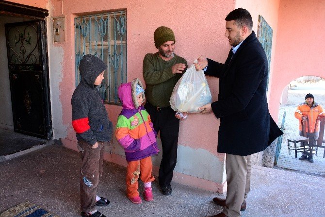 Savaştan kaçarak Aksaray’a gelen Halepli aileye belediye yardım eli uzattı