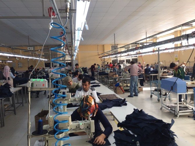 Başkan Gürsoy’dan tekstil fabrikasına ziyaret