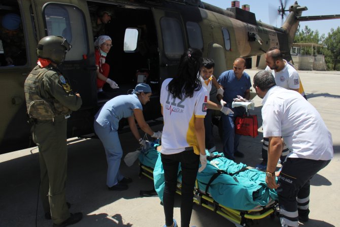 Yaralı vatandaşı askeri helikopter Hastaneye yetiştirdi