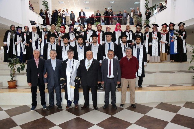 Bozok Üniversitesi Bilal Şahin İlahiyat Fakültesi İlk Mezunlarını Verdi