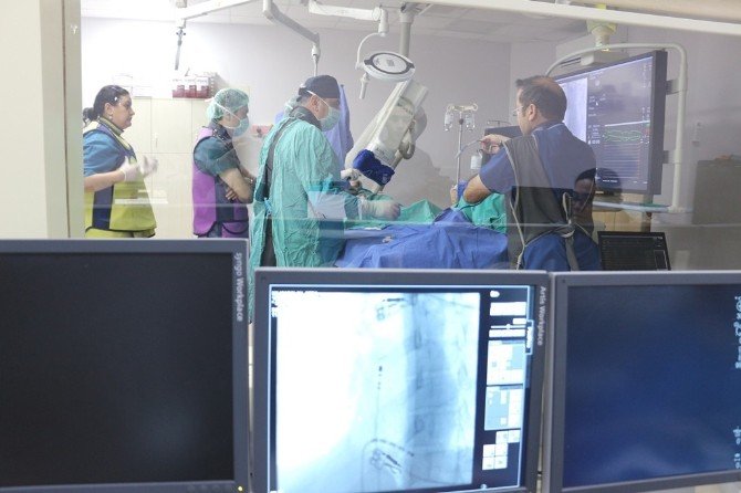 BEÜ’de Kardiyak Elektrofizyolojik Çalışması Başarıyla Yapılıyor