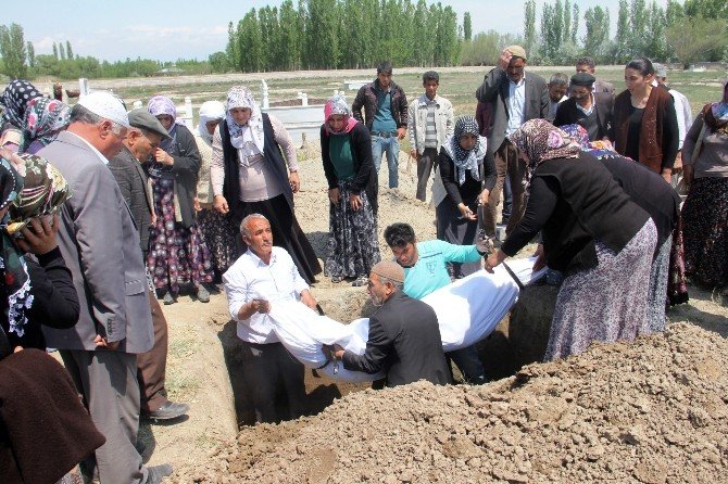 Bursa’yı Kana Bulayan Canlı Bomba Iğdır’da Defnedildi