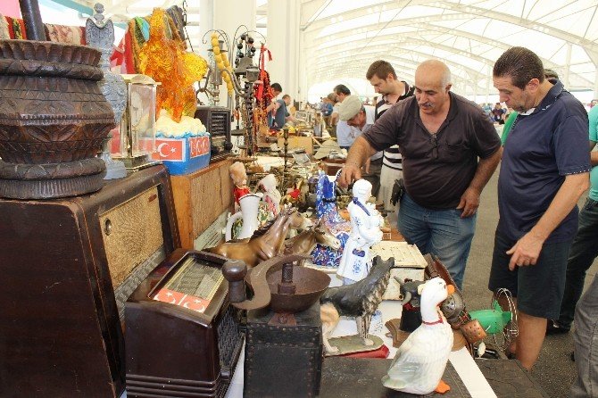 Bursa’da tarih bu pazarda satılıyor