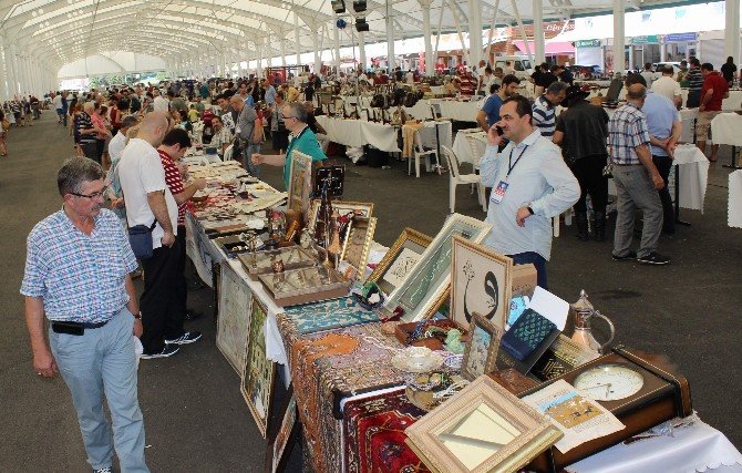 Bursa’da tarih bu pazarda satılıyor