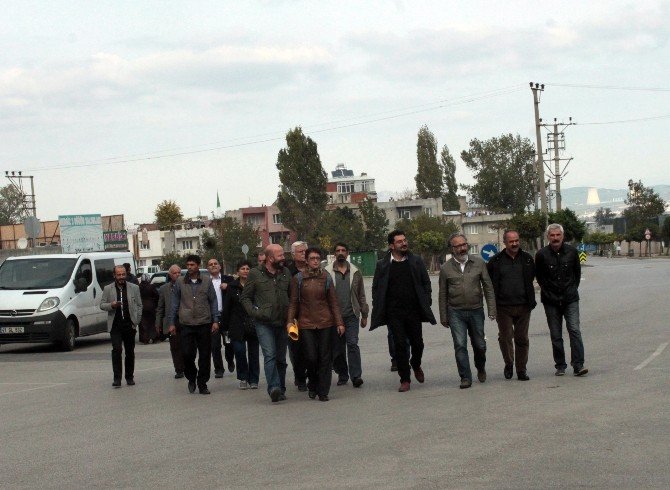Bursa’da oturma eylemi yapan HDP’lilere polis müdahalesi
