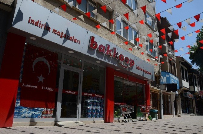 Bakkop İle AVM’lere Kafa Tutuyorlar