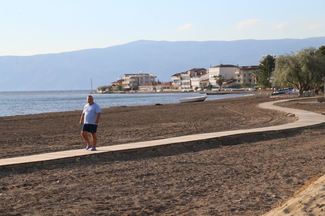 Gemlik'in Kumsaz sahillerine 100 bin metrekarelik plaj yapıldı