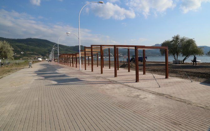 Gemlik'in Kumsaz sahillerine 100 bin metrekarelik plaj yapıldı