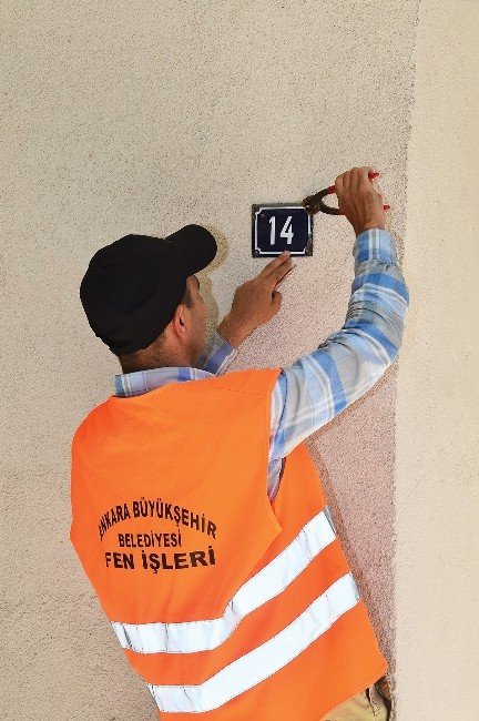 Başkent’te binalara Ankara Kedisi logolu kapı numarası