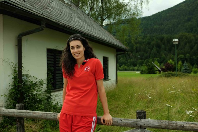 Canıtez: Kitap okumayı sevmem, sıkılıyorum, dizi ve film izlemeyi tercih ederim