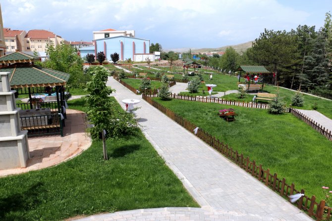 Çankırı Adliyesi'ne kurulan hobi ve dinlenme bahçesi açıldı