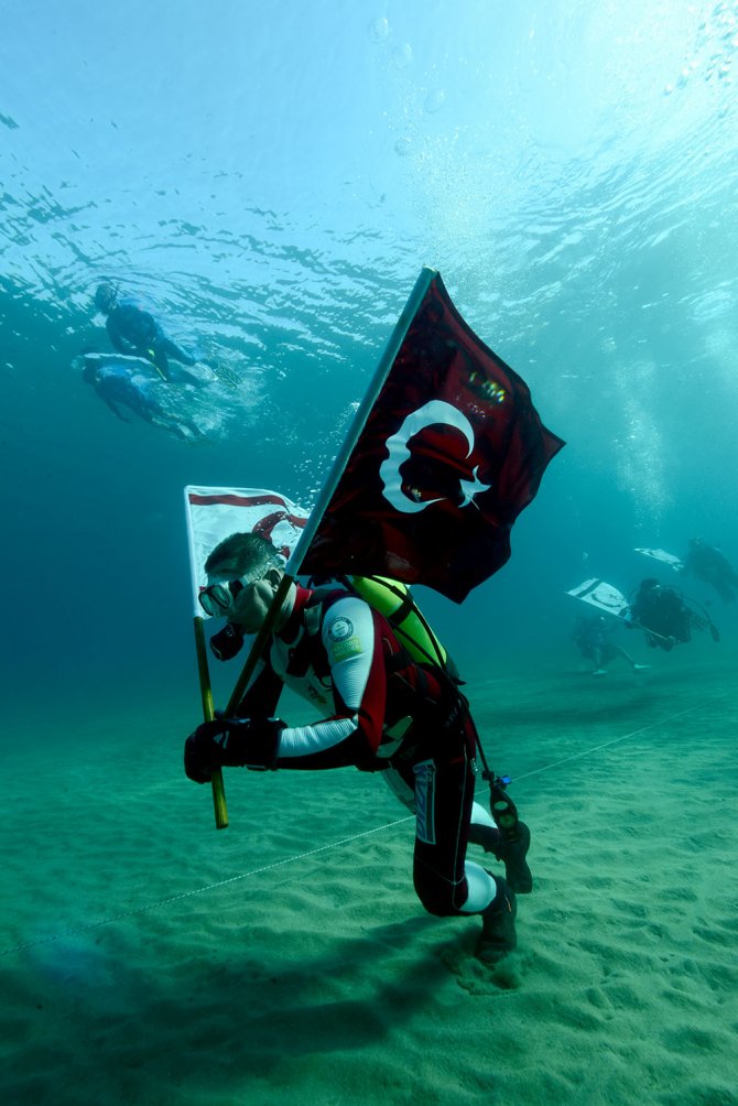 Cem Karabay, dördüncü dünya rekoru için su altında yaşayacak