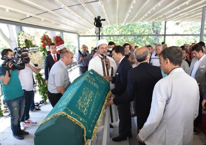 Hakkı Devrim Son Yolculuğuna Uğurlandı